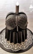 "Cup - Cake Noir"    Die 100 Jahre Bra-Jubiläumstorte
